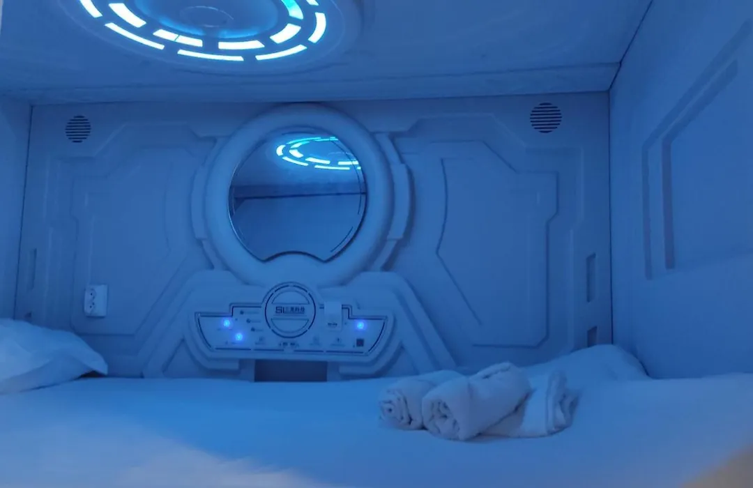 Min Hostel Capsules-1